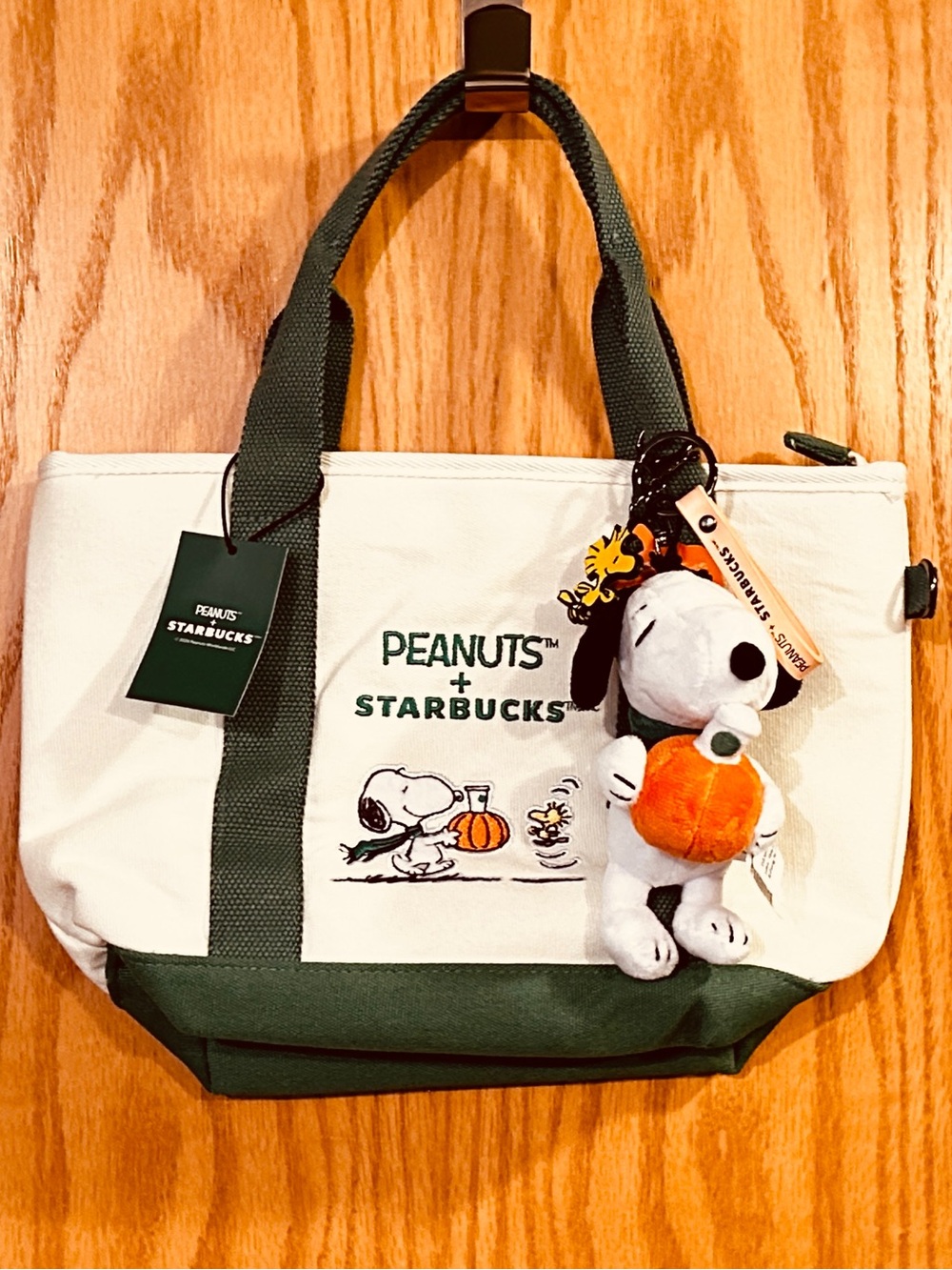 Starbucks x Peanuts Canvas Mini Tote with Starbucks x Peanuts Snoopy Bag Charm